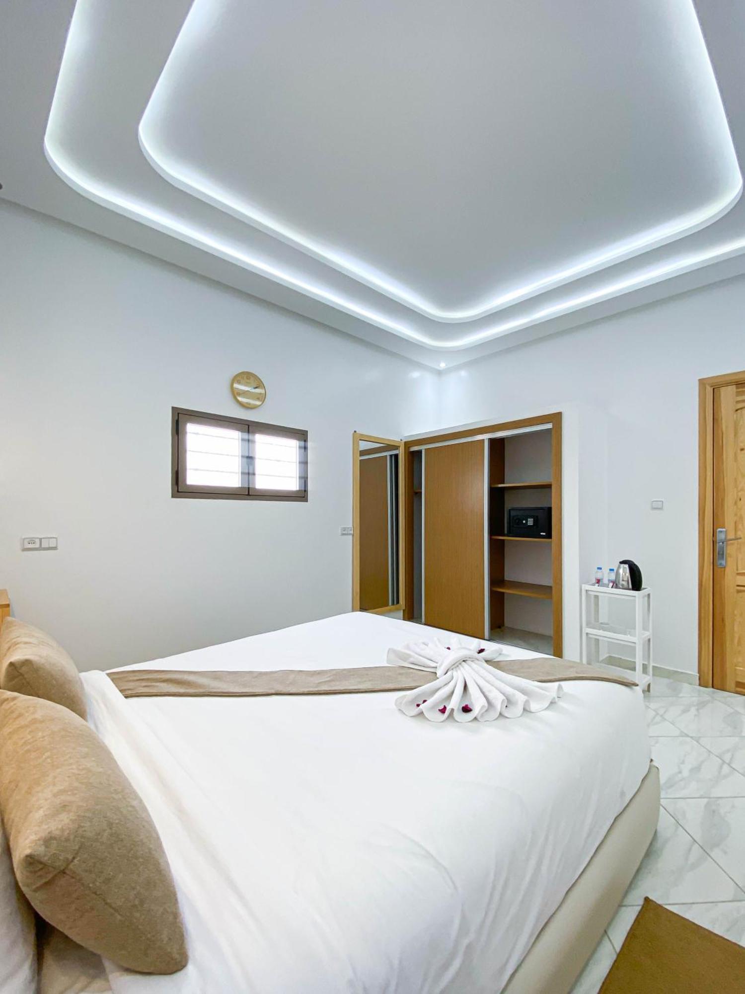 Hotel Apartment America ดาคห์ลา ภายนอก รูปภาพ