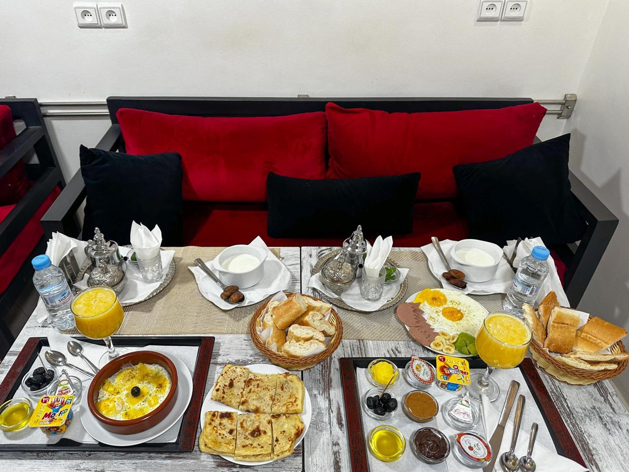 Hotel Apartment America ดาคห์ลา ภายนอก รูปภาพ